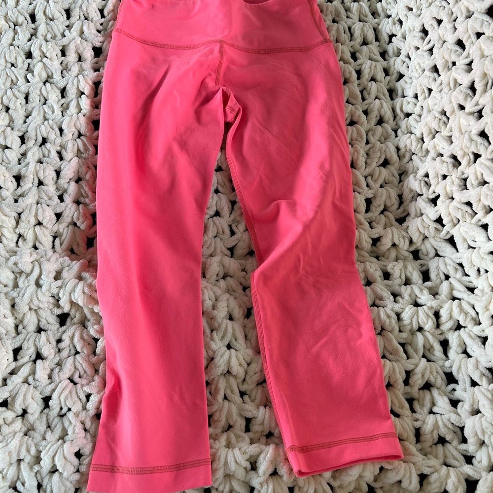 Lululemon Hot pink low rise winder under crop size 4
